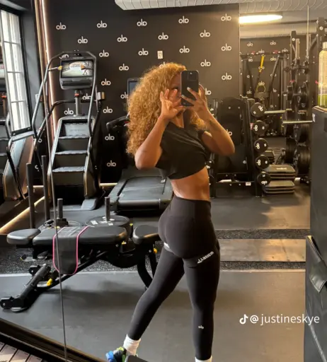 Image 23417452 from Justine Skye