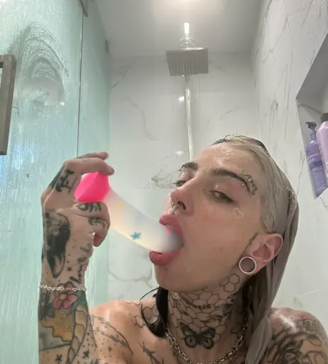 Image 2348212 from Cruella Morgan