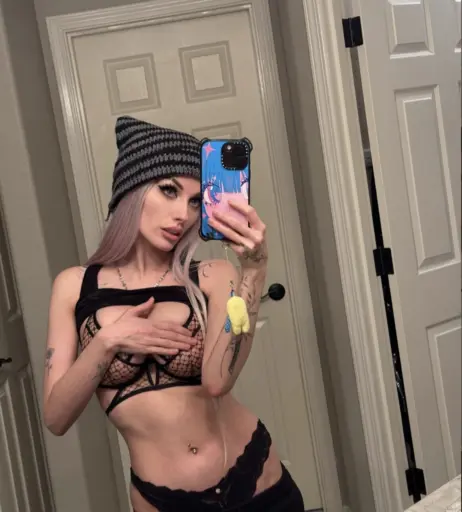 Image 23338378 from Rolyatistaylor