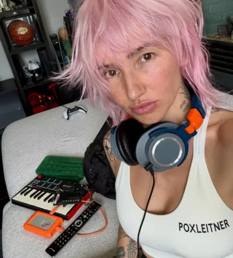 Image 23390359 from Lights Poxleitner