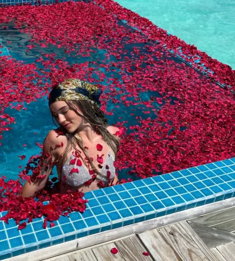 Image 2325351 from Maryana Ro