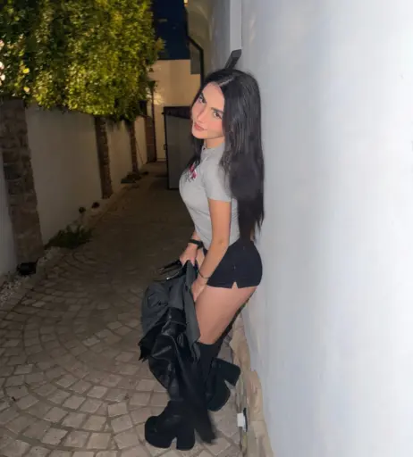 Image 23277691 from Andrea Botez (leaks = ban)