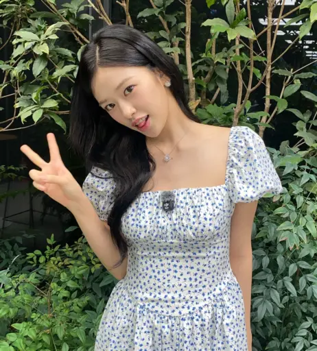 Image 23028799 from An Yujin 안유진 | YUJIN