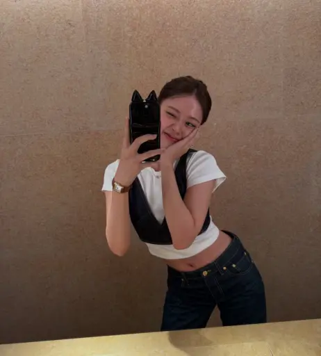 Image 23028727 from An Yujin 안유진 | YUJIN