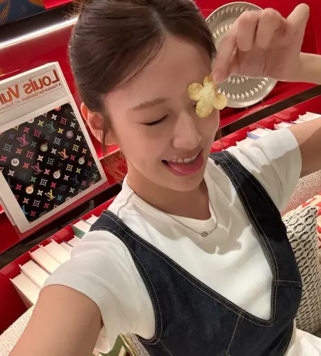 Image 23028724 from An Yujin 안유진 | YUJIN