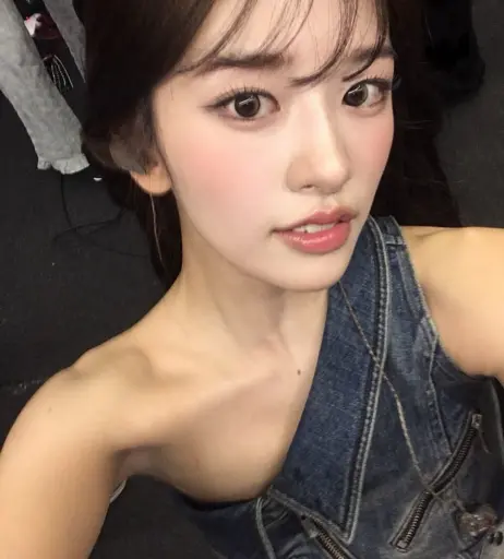 Image 23029112 from An Yujin 안유진 | YUJIN