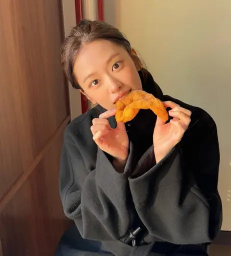 Image 23029086 from An Yujin 안유진 | YUJIN