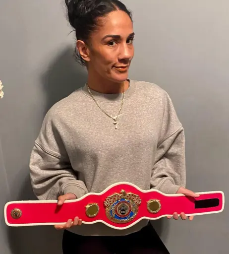 Image 23088685 from Amanda Serrano / Puerto Rican Boxer