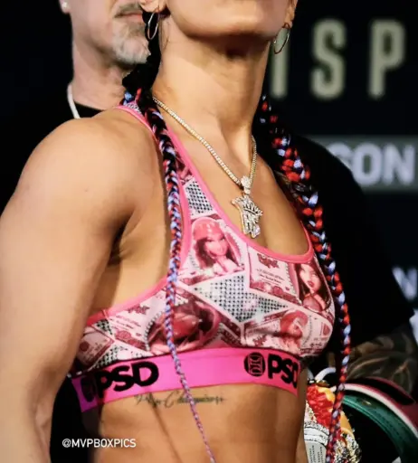 Image 23088647 from Amanda Serrano / Puerto Rican Boxer