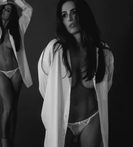 Image 23085558 from Deborah Secco