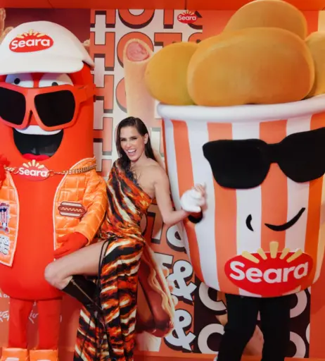 Image 23085385 from Deborah Secco