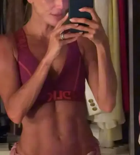 Image 23086252 from Deborah Secco