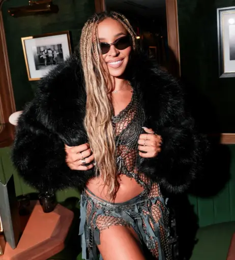 Image 2881586 from Tinashe