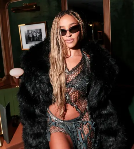 Image 2881541 from Tinashe