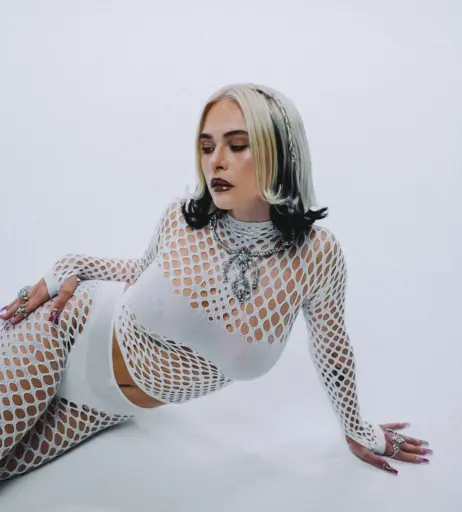 Image 2883853 from Mathea