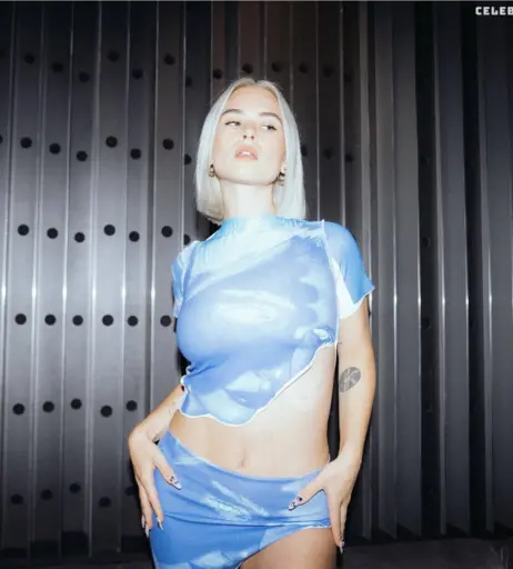 Image 2883604 from Mathea