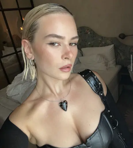 Image 2883634 from Mathea