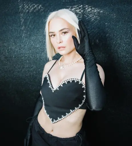 Image 2883373 from Mathea