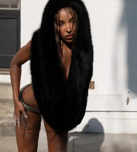 Image 2880677 from Tinashe