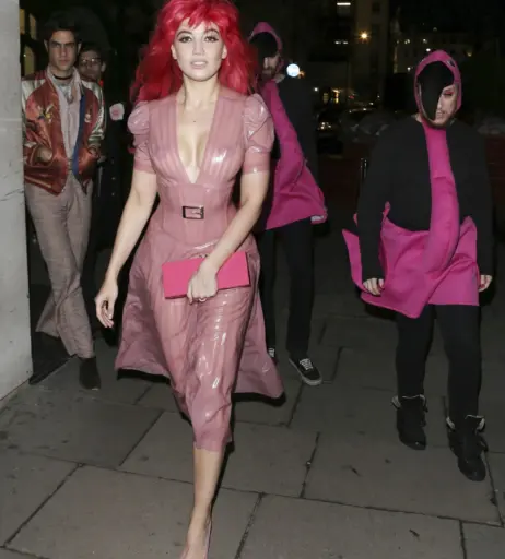 Image 2877369 from Daisy Lowe