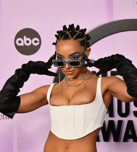 Image 2879435 from Tinashe