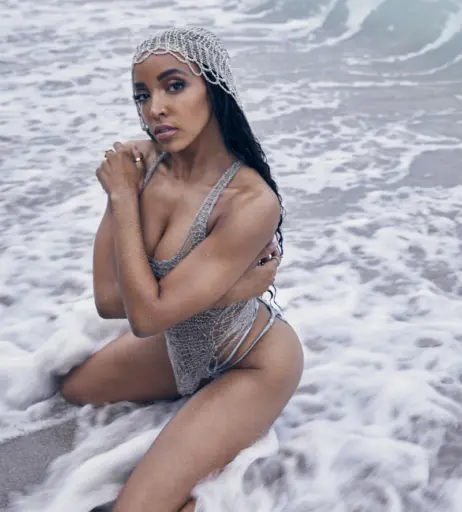 Image 2878757 from Tinashe