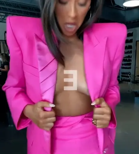 Image 2865827 from Shay Mitchell