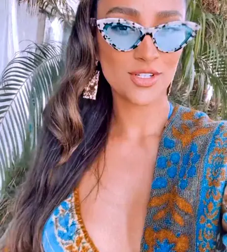 Image 2865287 from Shay Mitchell