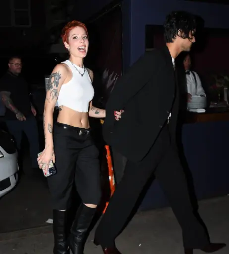 Image 2861387 from Halsey