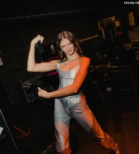 Image 2862140 from Leony Burger