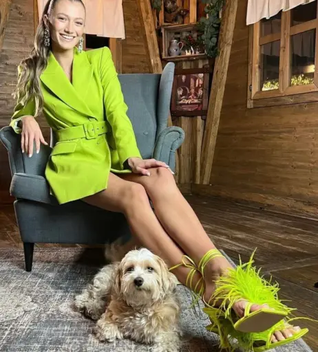 Image 2862014 from Leony Burger