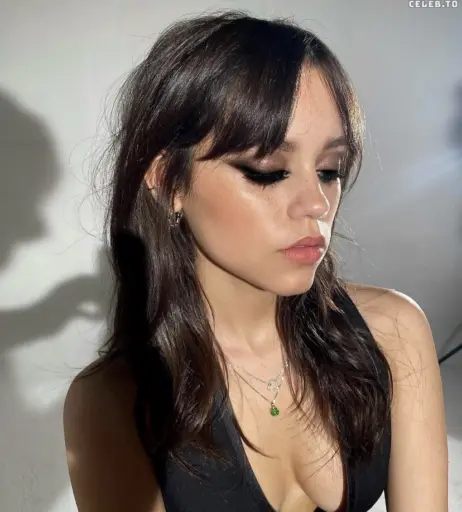 Image 2863891 from Jenna Ortega