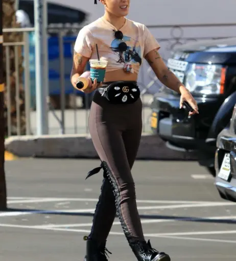 Image 2860875 from Halsey