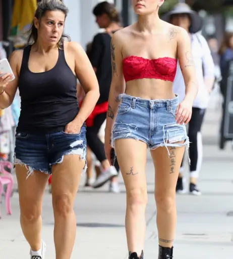 Image 2860997 from Halsey