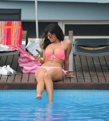 Image 2854379 from Roxanne Pallett