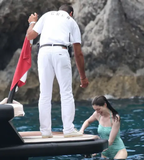 Image 2853501 from Anne Hathaway