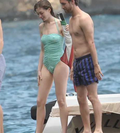 Image 2853482 from Anne Hathaway