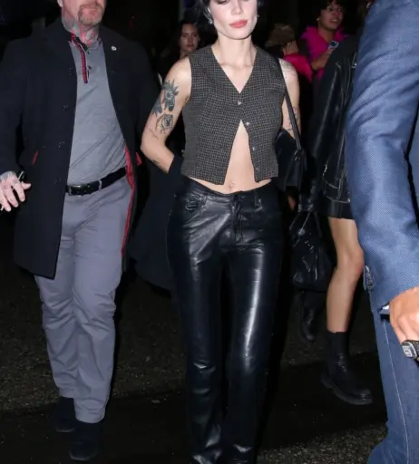 Image 2859975 from Halsey