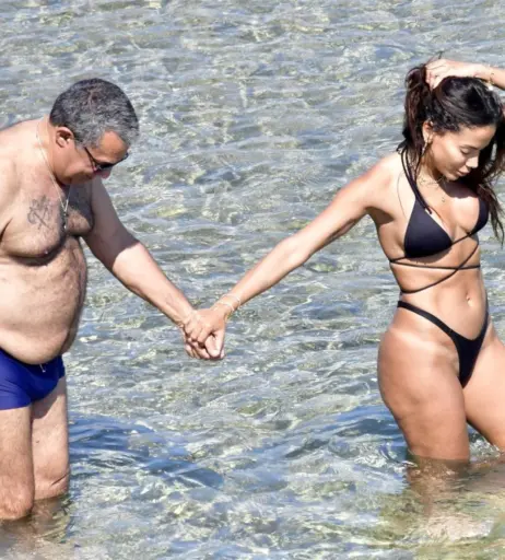 Image 2845449 from Anitta