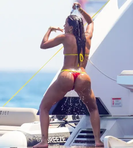 Image 2844800 from Anitta