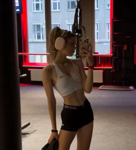 Image 2834316 from Lea Peach