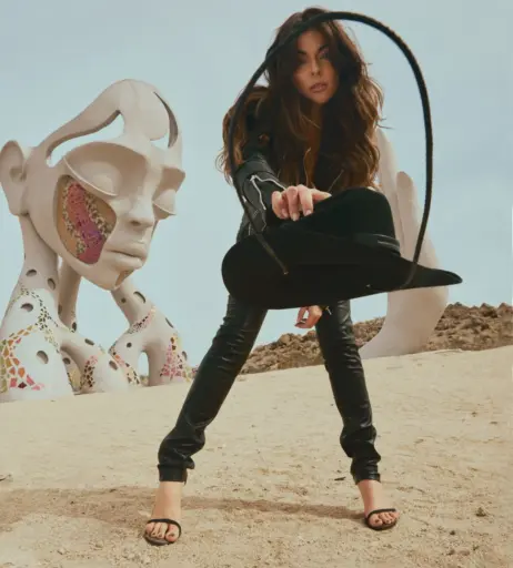 Image 2828990 from Serinda Swan