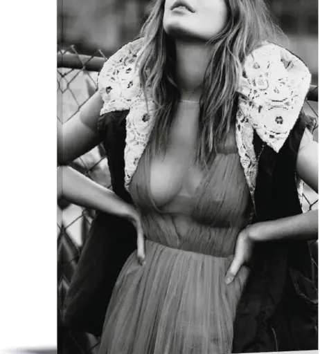 Image 2814127 from Camille Rowe