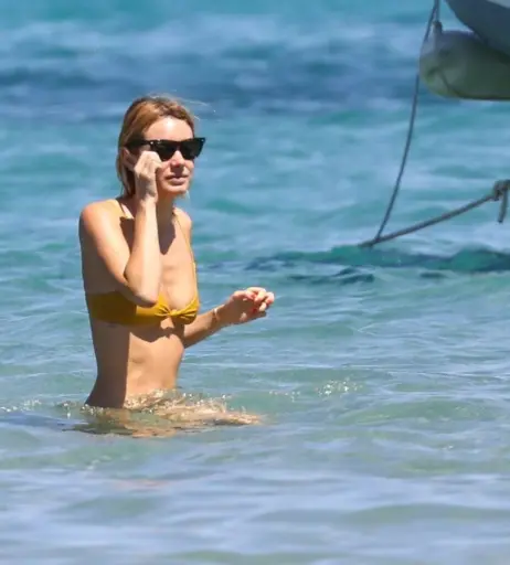 Image 2814273 from Camille Rowe