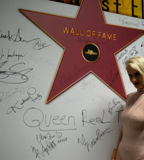 Image 2812766 from Lisa Eckhart