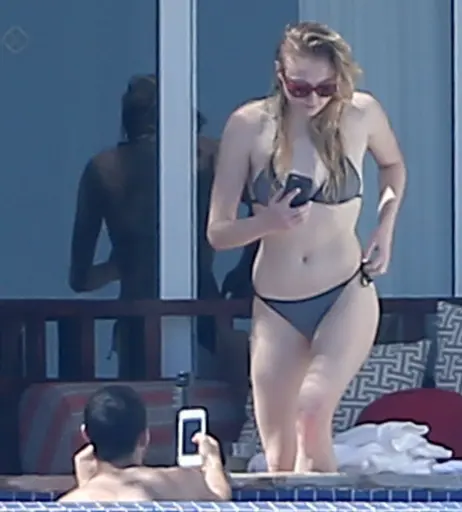 Image 2999999 from Sophie Turner