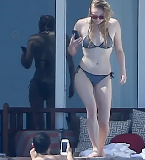 Image 2999973 from Sophie Turner