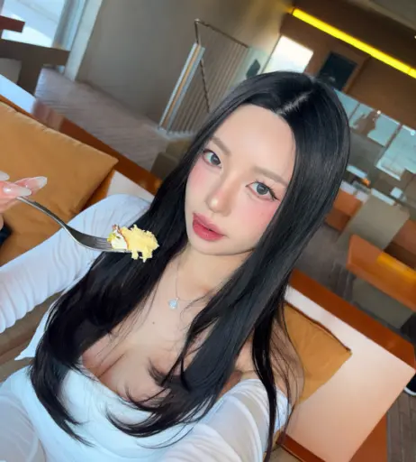 Image 24926744 from h___rvn | rvn1015 | 동그란 | Dongeuran