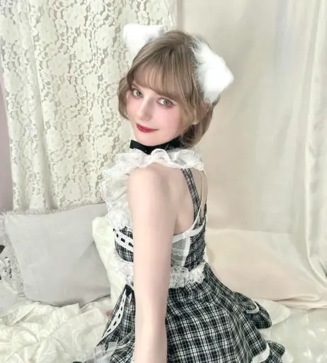 Image 24719624 from Ella Freya