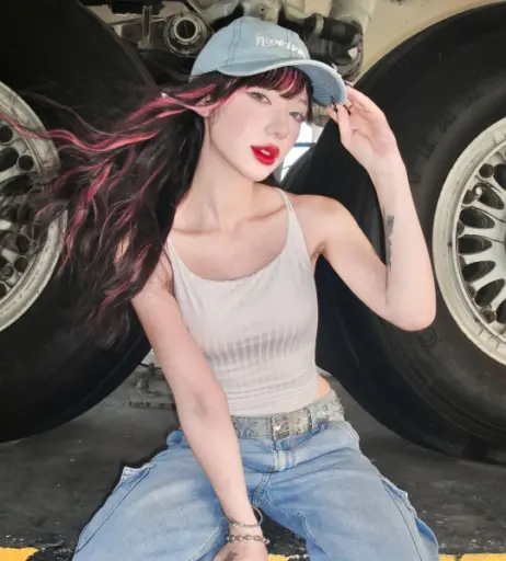 Image 24730529 from Jannine Weigel | Ploychompoo | พลอยชมพู